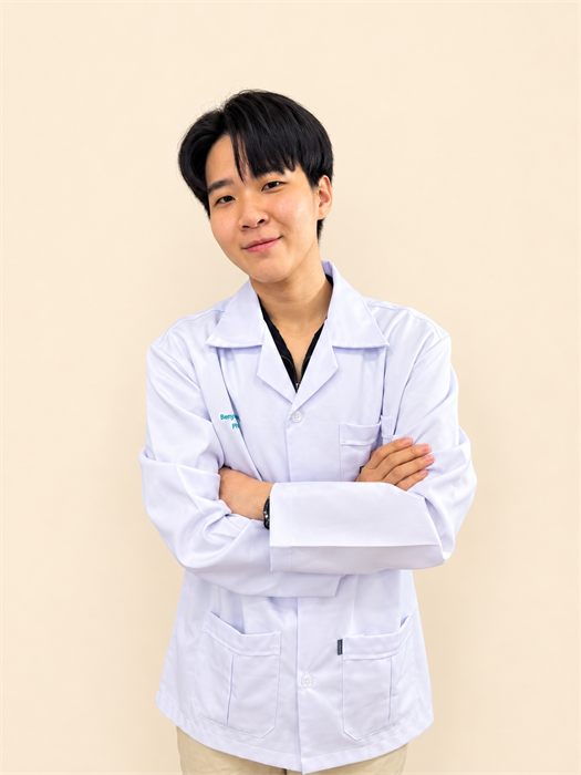 เภสัชกรประจำสาขาจอมเทียน